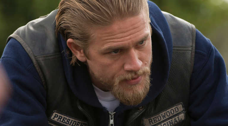 Charlie Hunnam: 10 cose che non sai sull’attore