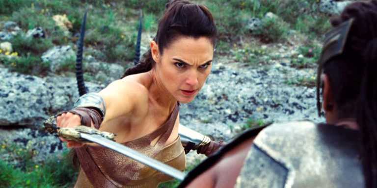 Wonder Woman batterebbe Superman, secondo Gal Gadot