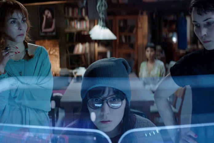 Seven sisters, recensione del film con Noomi Rapace Seven sisters, recensione del film con Noomi Rapace