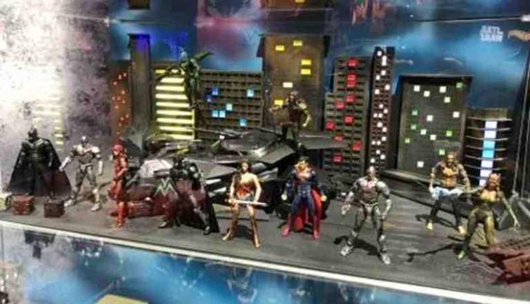 Justice League: la Batmobile, Steppenwolf e le action figure dal SDCC