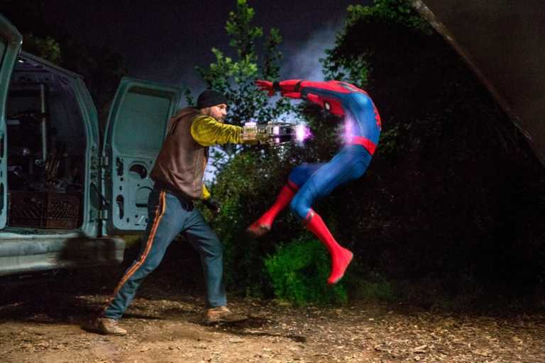 Spider-Man Homecoming: l’Uomo Ragno vs Shocker nella nuova foto Spider-Man Homecoming: l’Uomo Ragno vs Shocker nella nuova foto