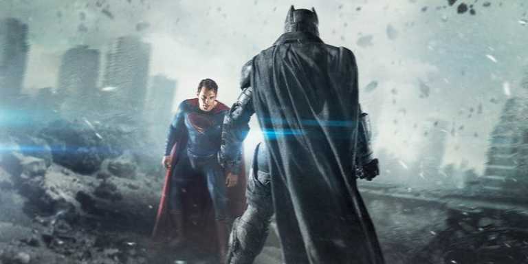 Batman v Superman: Zack Snyder spiega perché Batman usa una lancia contro Superman