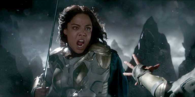 Tessa Thompson festeggia l’ingresso della “sua” Valchiria nei fumetti