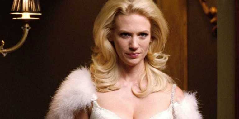January Jones quasi in topless e in tutto il suo splendore