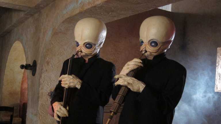 Star Wars: un pattinatore si esibisce sulle note della Cantina Song