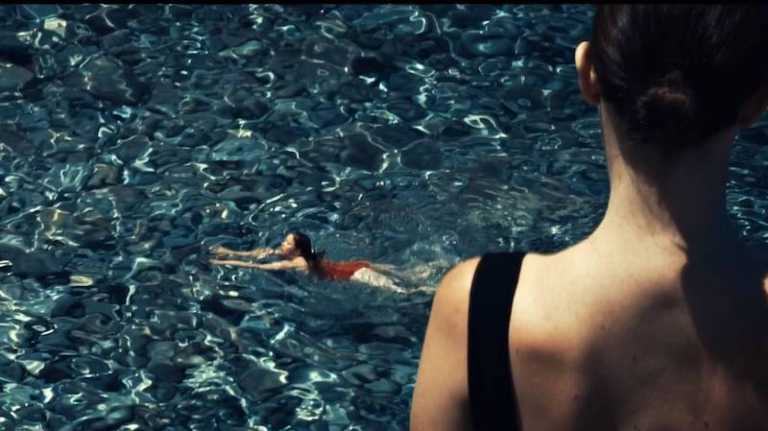 Whales: il cortometraggio di Nora Jaenicke
