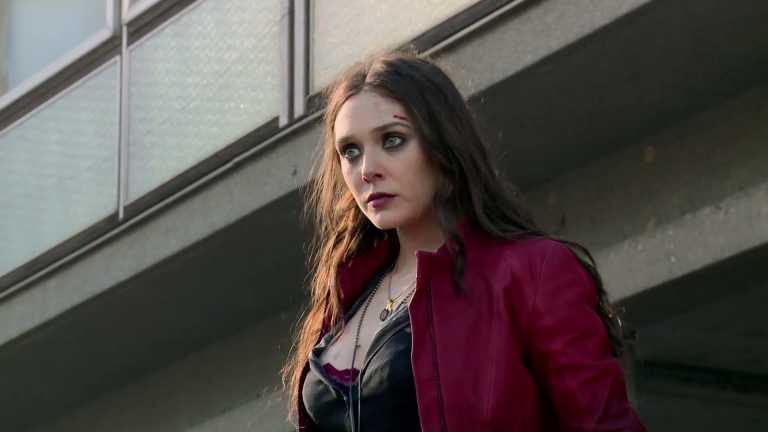 Avengers: Age of Ultron: ecco quale sarebbe dovuto essere il costume di Scarlet Witch