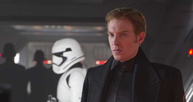 Star Wars: Episodio IX, Domhnall Gleeson vorrebbe più scene comiche con Hux