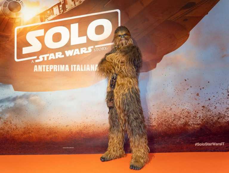 Solo: A Star Wars Story, l’anteprima italiana con Chewbacca – foto e video