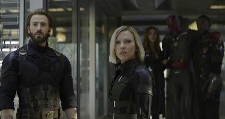 Elizabeth Olsen mozzafiato a Londra per Avengers: Infinity War
