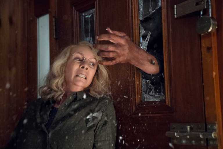Halloween: prima foto ufficiale di Michael Myers Halloween: prima foto ufficiale di Michael Myers