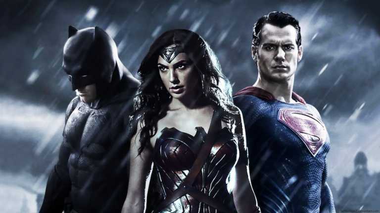 Zack Snyder condivide la prima foto della trinità DC sul set di Batman v Superman Zack Snyder condivide la prima foto della trinità DC sul set di Batman v Superman