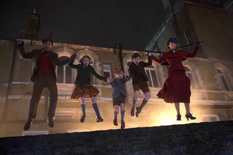 Il Ritorno di Mary Poppins: le immagini dai numeri musicali Il Ritorno di Mary Poppins: le immagini dai numeri musicali