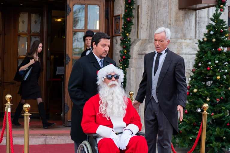 Natale a 5 Stelle, la recensione del nuovo film di Netflix