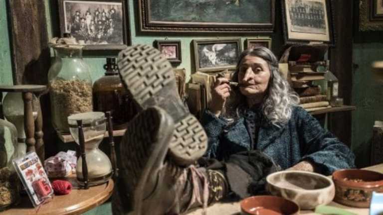 Paola Cortellesi: “La mia Befana è una grande donna, anzi due.”