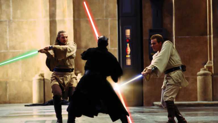 Liam Neeson, Ian McDiarmid e altri riflettono sulla reazione della critica e sulla regia “selvaggia” di George Lucas