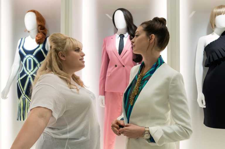 Attenti a quelle due: il trailer italiano con Anne Hathaway e Rebel Wilson