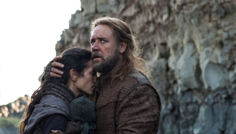 Russel Crowe e Nicholas Hoult nel cast del film The true story of Kelly Gang