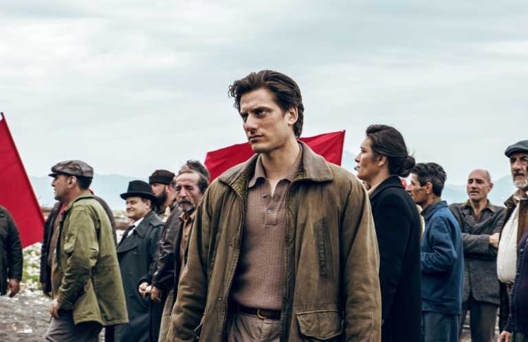 Martin Eden: trailer del film con Luca Marinelli in concorso a Venezia 76 Martin Eden: trailer del film con Luca Marinelli in concorso a Venezia 76