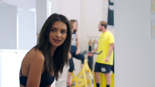 Emily Ratajkowski in posa per Editorialist