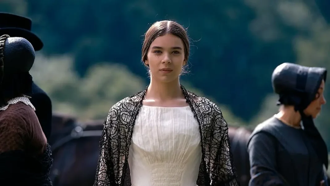 Hailee Steinfeld in Dickinson