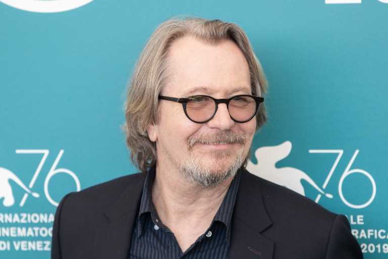 Gary Oldman ringrazia i film di Harry Potter e Il cavaliere oscuro: “Mi hanno salvato”