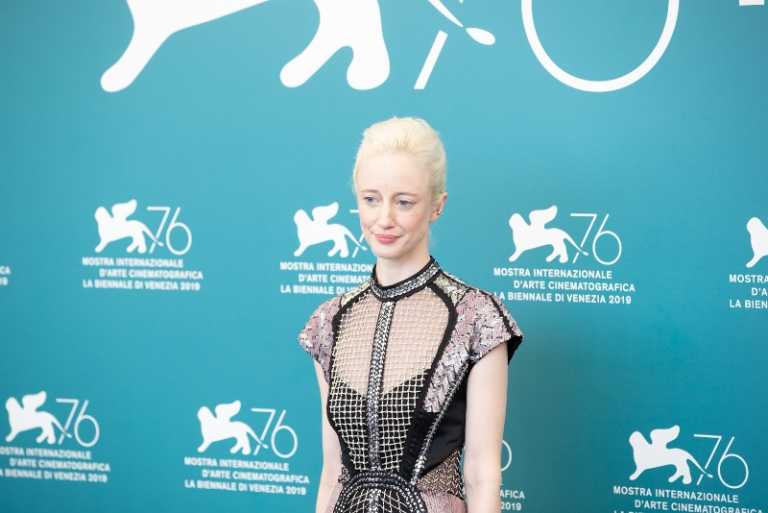 Andrea Riseborough: film e biografia dell’attrice britannica