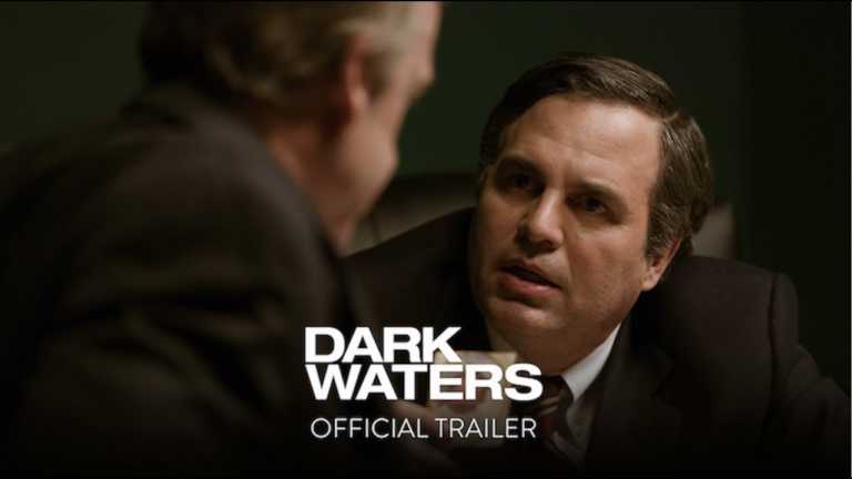 Dark Waters: il trailer del film di Todd Haynes con Mark Ruffalo e Anne Hathaway