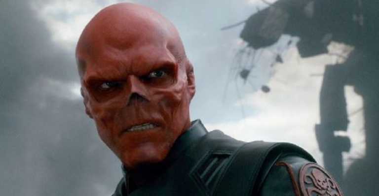 Hugo Weaving sull’addio a Teschio Rosso e sul coinvolgimento in Matrix 4