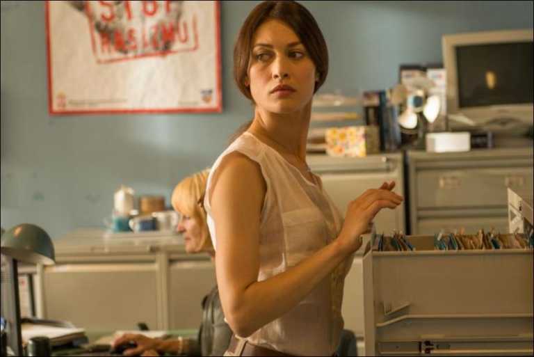 Olga Kurylenko positiva al Coronavirus, l’annuncio su IG