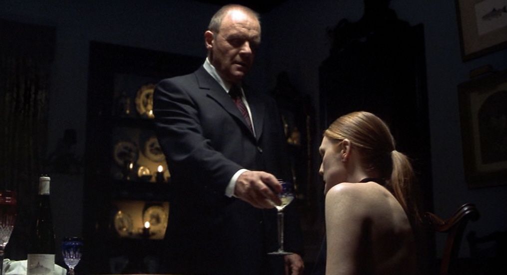 Anthony Hopkins e Julianne Moore in Hannibal