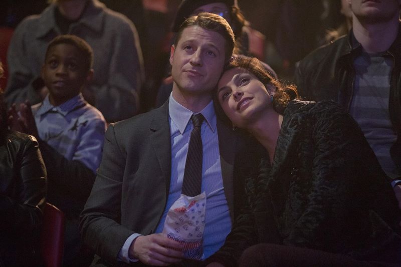 Benjamin McKenzie Morena Baccarin