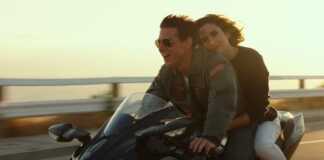 Jennifer Connelly and Tom Cruise in Top Gun - Maverick