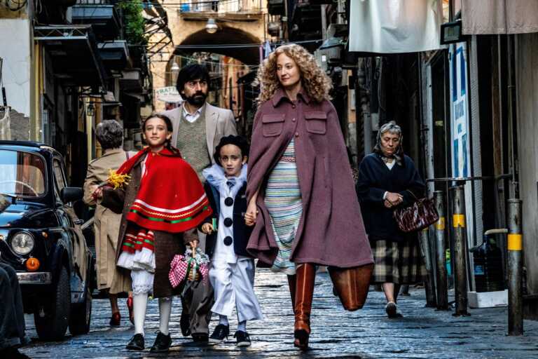 Venezia 77: il trailer e il manifesto di Lacci, film d’apertura Venezia 77: il trailer e il manifesto di Lacci, film d’apertura