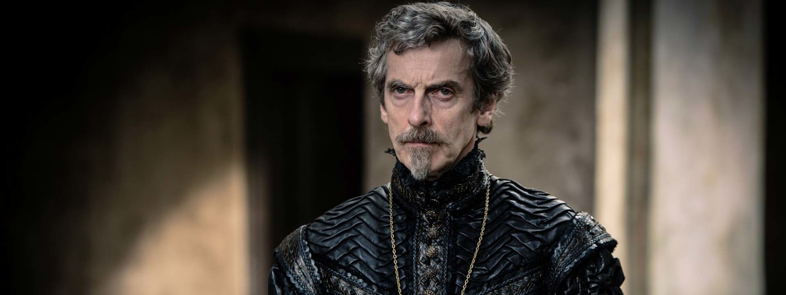 Peter Capaldi nella serie The Musketeers
