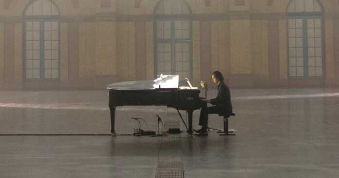 Idiot Prayer - Nick Cave alone at Alexandra Palace