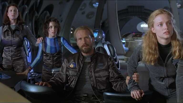 Lost in Space – Perduti nello spazio: la trama e il cast del film di fantascienza