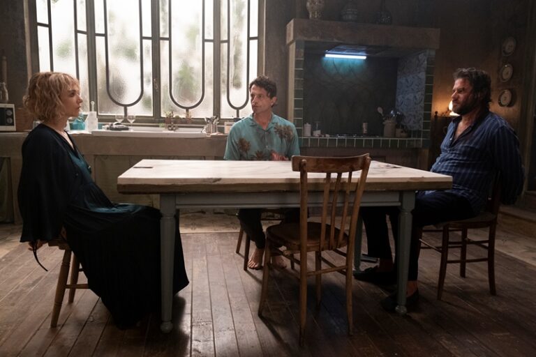 La stanza: la recensione del film con Guido Caprino