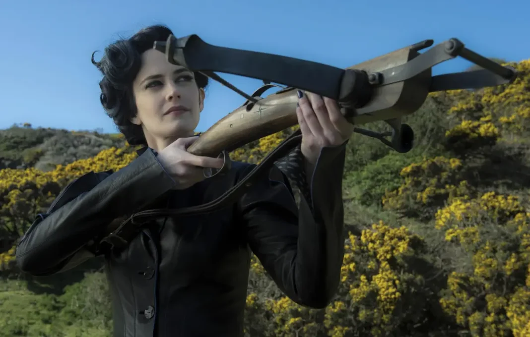 Eva Green in Miss Peregrine - La casa dei ragazzi speciali (2016)