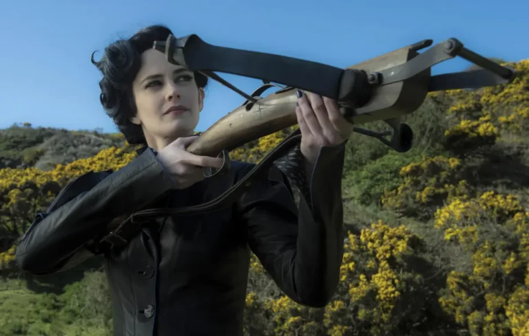 Miss Peregrine – La casa dei ragazzi speciali: trama e cast del film di Tim Burton