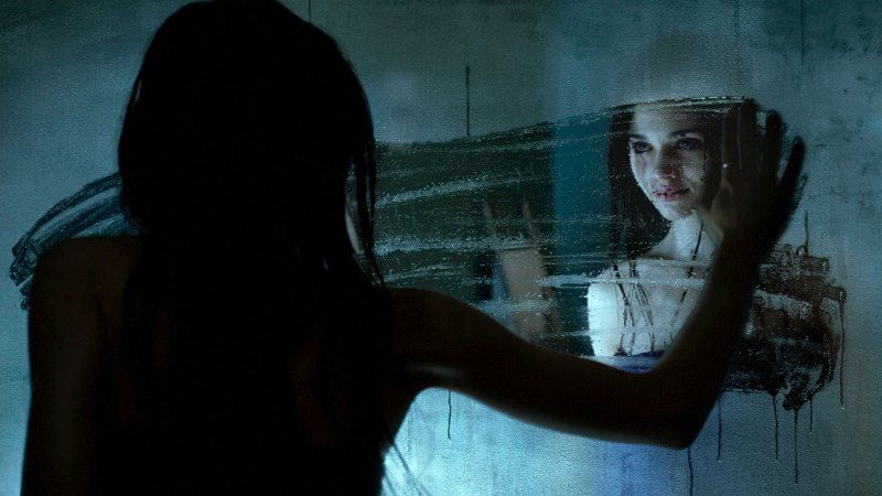 Look Away - Lo sguardo del male film