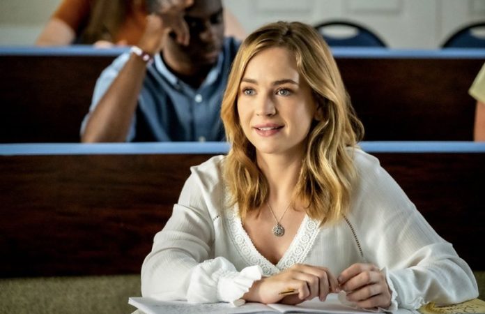 Britt Robertson 2021