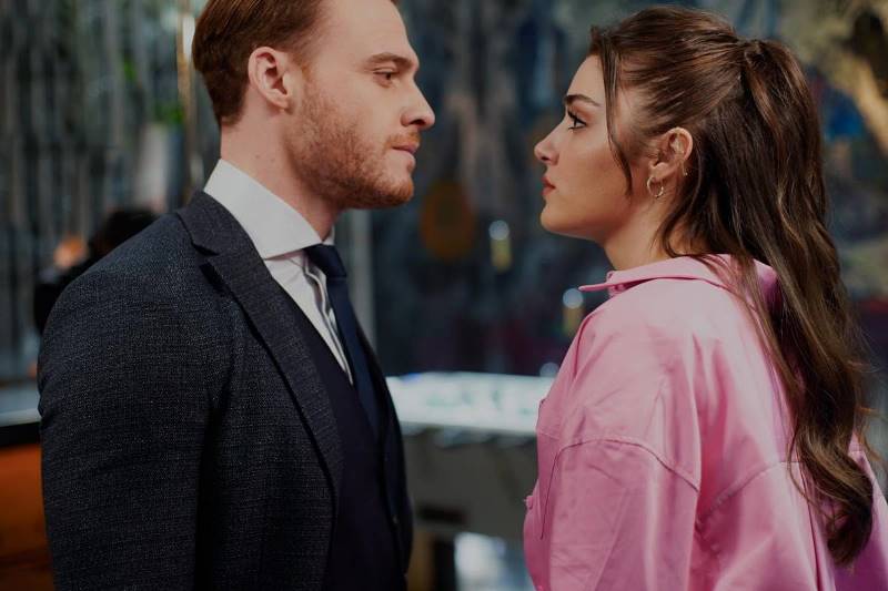 Hande Erçel Instagram