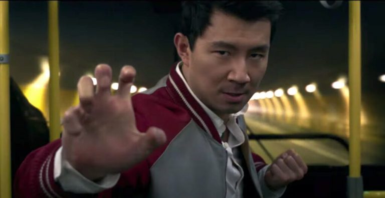 Shang-Chi e la Leggenda dei Dieci Anelli: un volto familiare nel trailer ufficiale Shang-Chi e la Leggenda dei Dieci Anelli: un volto familiare nel trailer ufficiale