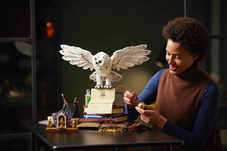 LEGO Harry Potter™ Icone di Hogwarts™ – Edizione del collezionista, il set con Edvige