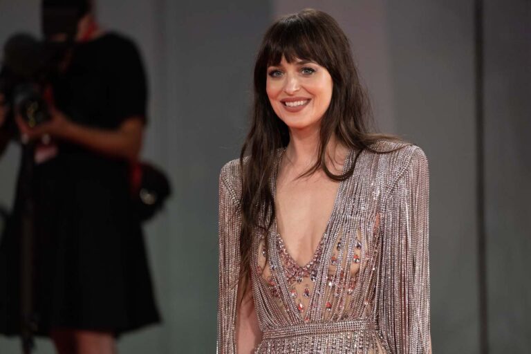 Dakota Johnson non conosce i titoli dei film di Spider-man con Tom Holland (anche se vorrebbe lavorare con lui)