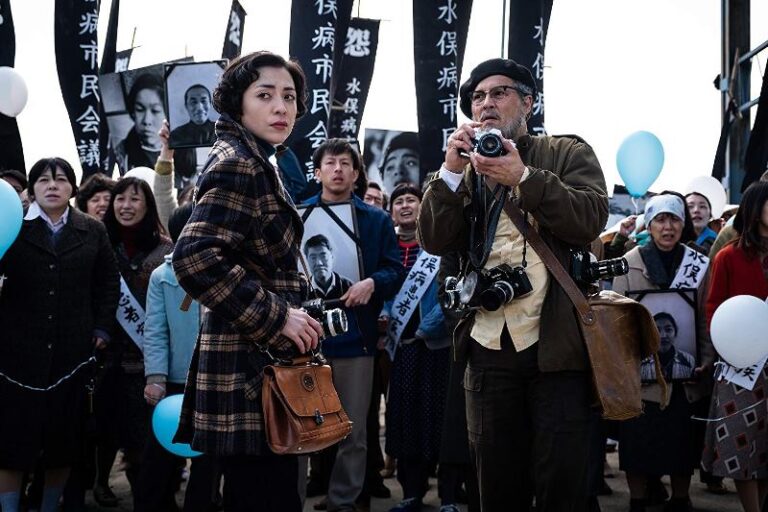 Il caso Minamata: trama, cast e la vera storia dietro al film con Johnny Depp