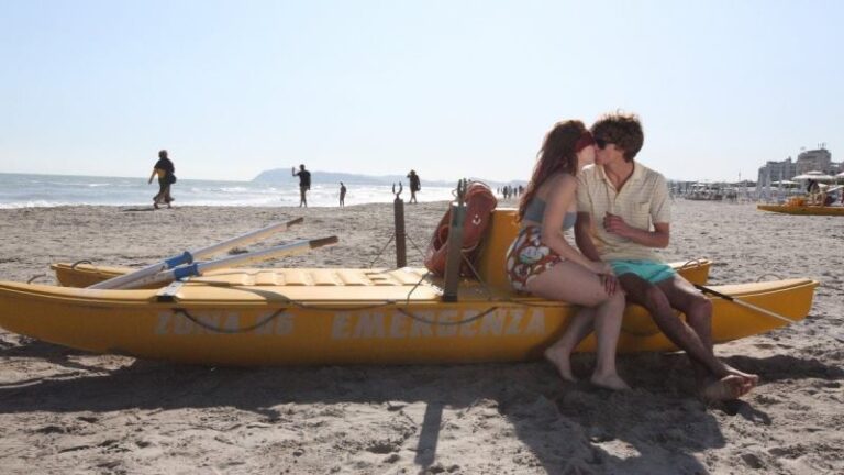Sotto il sole di Riccione: trama, cast e curiosità sul film Netflix