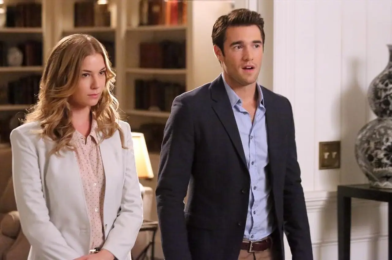 Emily VanCamp e Josh Bowman in Revenge