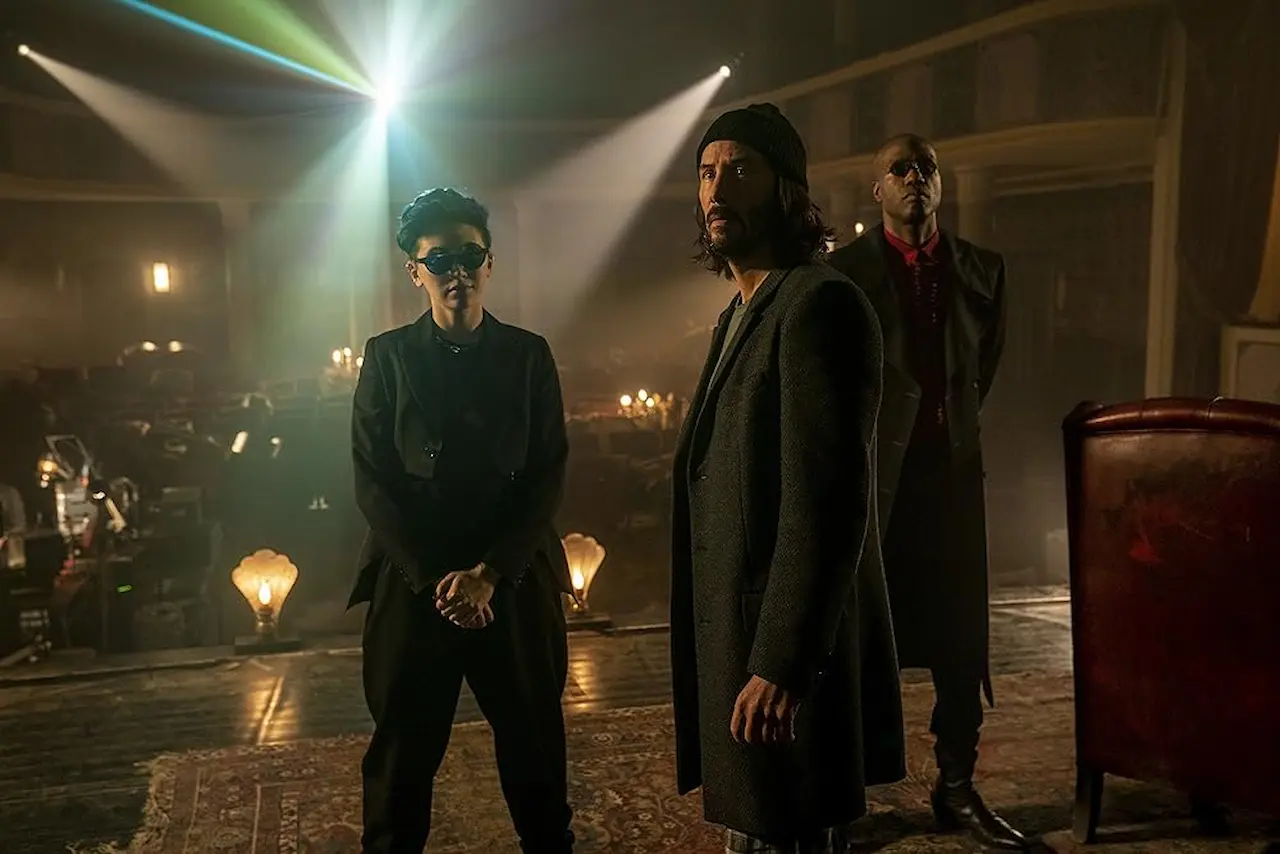 Keanu Reeves, Jessica Henwick e Yahya Abdul-Mateen II in Matrix Resurrections